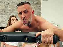 Amateur Jessa Rose gives nice massage to Keiran Lee - Jessa Rose