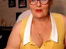 Fat Granny Flashes Her Asshole on Cam