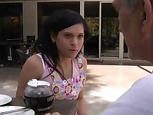 Viejo hombre y niñas disfrutan de una buena puta