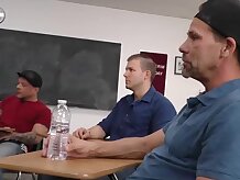 Chanell corazón goza de sexo en grupo con chicos blancos