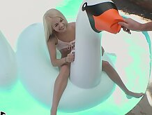 BANGBROS - pequeña adolescente Jean de Elsa le encanta porno, verla llegar jodido!