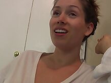 ¡ UY! El condón rompió le me la follan tan duro!!