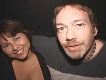 Culo grandes tetas Latina esposa Gang follada en el cine Porno!