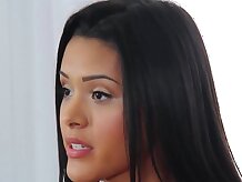 HD CastingCouch-X - Josie Jagger consigue un facial sano en su primera sesión