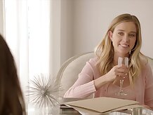 Pasante y culona chica Boss Gape para una enorme polla